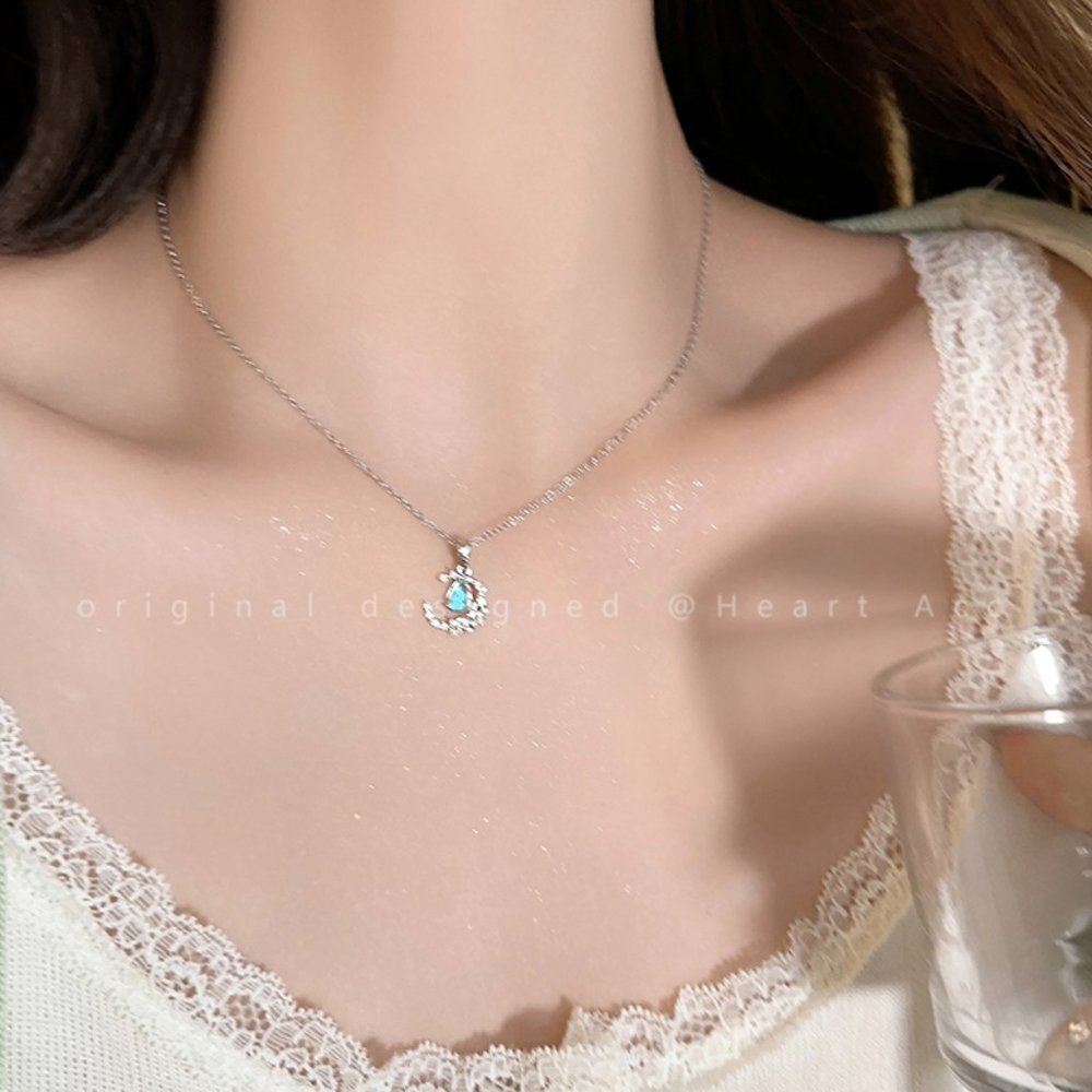 Moon Zircon Necklace